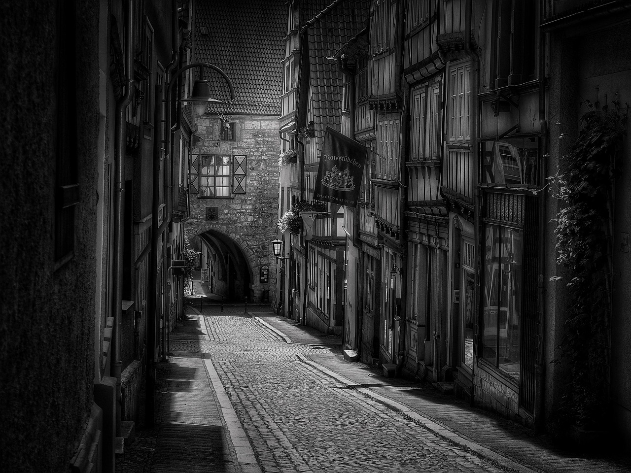 Alleyways With a Past: The Hidden History of Service Lanes
