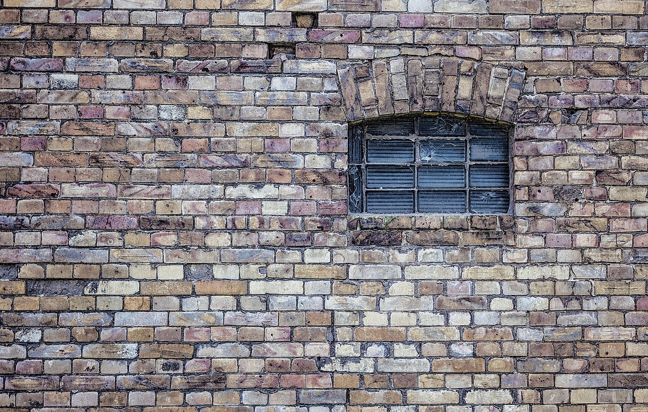 Brick by Brick: What Bond Patterns and Brick Sizes Reveal About Old Walls